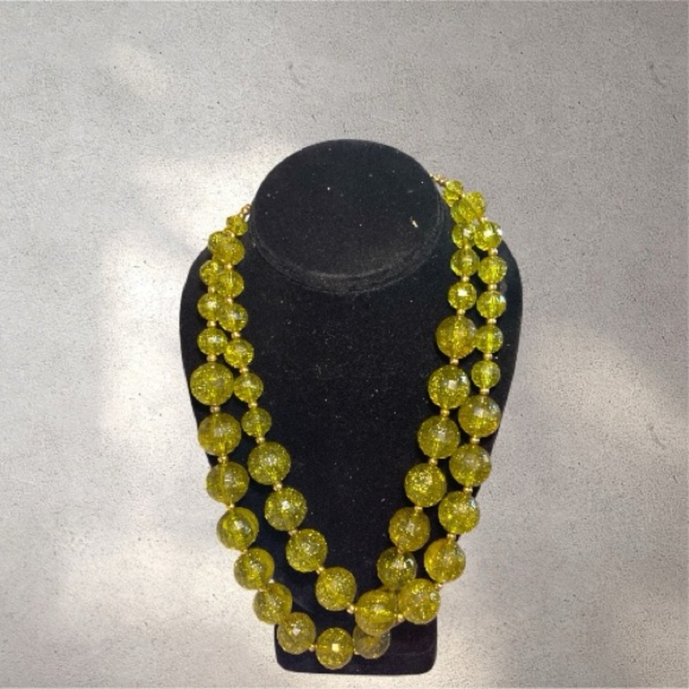 Vintage 1950’s Green Round Beaded Double Strand Faceted Confetti Lucite Necklace - Picture 1 of 7